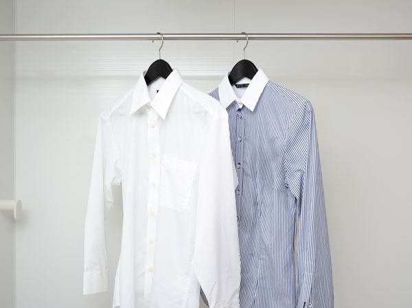 Bathing-wash room.  [Laundry pipe] Installing a hard stainless steel laundry pipe rust in the bathroom. When the laundry drying along with the bathroom ventilation dryer, You can take advantage.