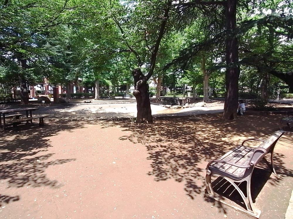 park. 235m to bridle bridge park