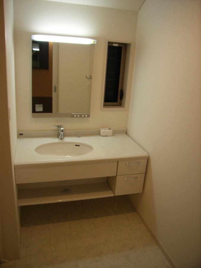 Same specifications photos (Other introspection). Washstand hotel like.