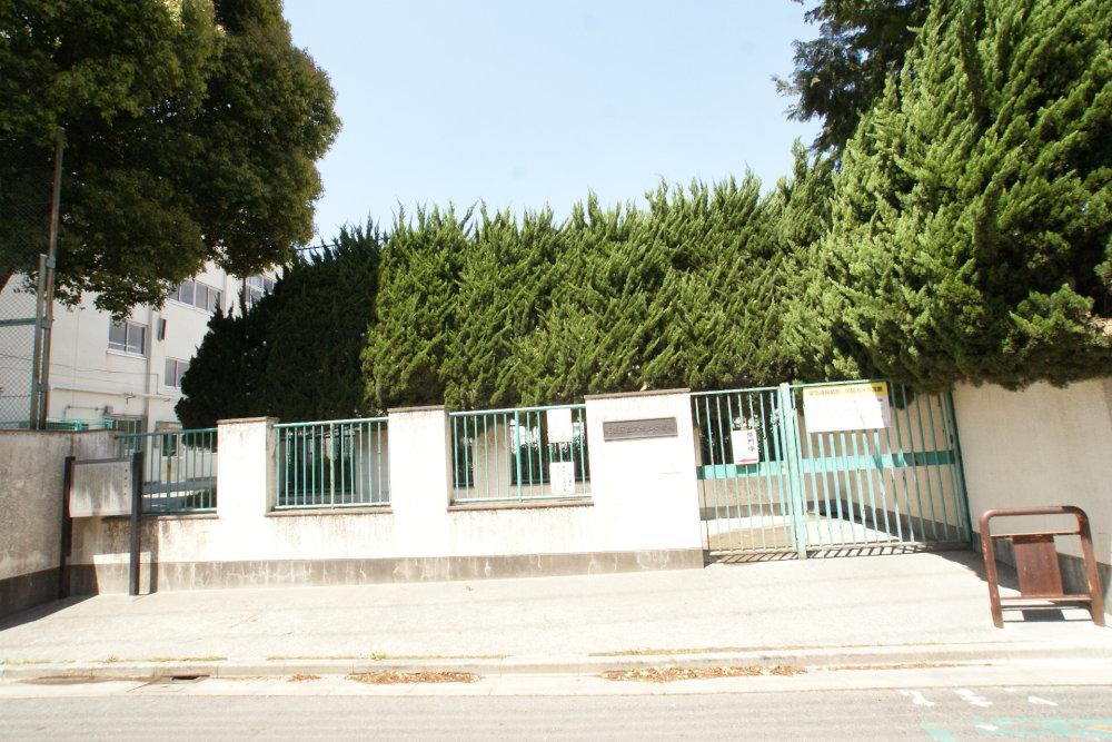 Primary school. 688m to Suginami Ward Kugayama Elementary School