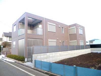 Building appearance. The south side is the good day for the field