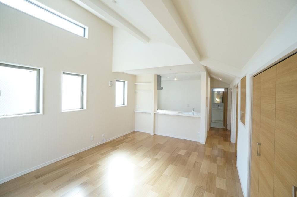 Living. There will be a bright living room.