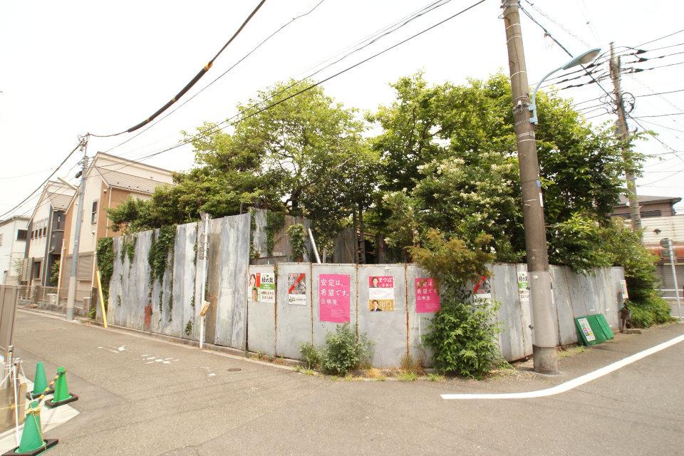 Local land photo. For 3 direction land, Sunny. You can also easily parked car.