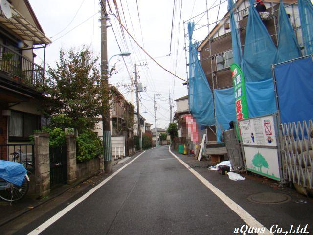 Local photos, including front road. Local (11 May 2013) Shooting