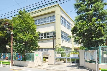 Primary school. 162m to Suginami Ward Suginami fourth elementary school