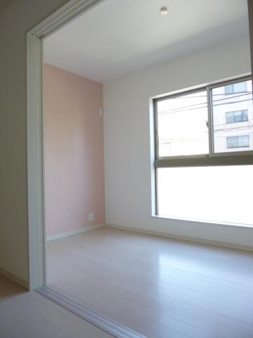 Non-living room. Second floor ・ LDK next