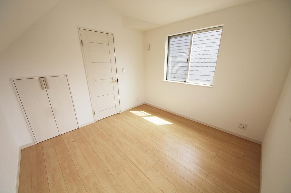 Model house photo. Spacious living room