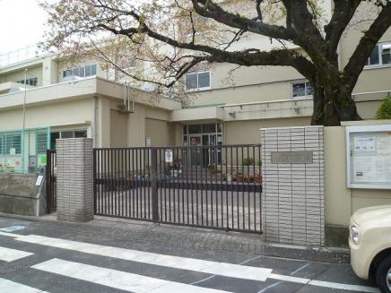 Junior high school. Higashihara 443m until junior high school