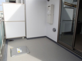 Other. This space is rare in some sense of the open roof balcony 1R