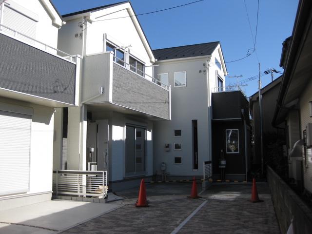 Local appearance photo. Local (12 May 2013) Shooting