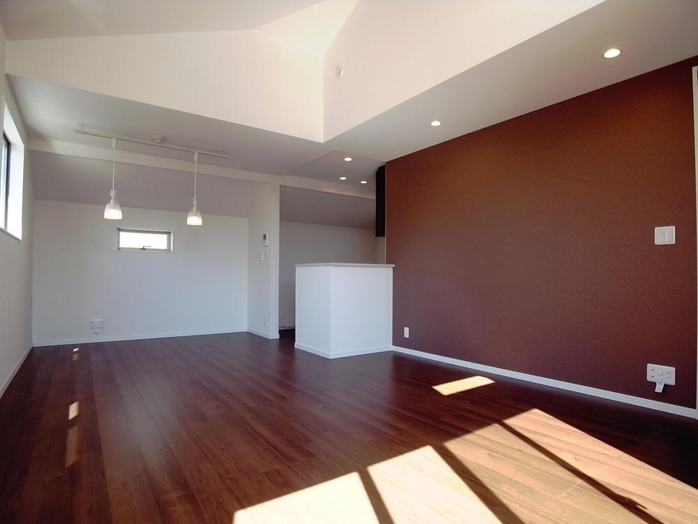 Same specifications photos (living)