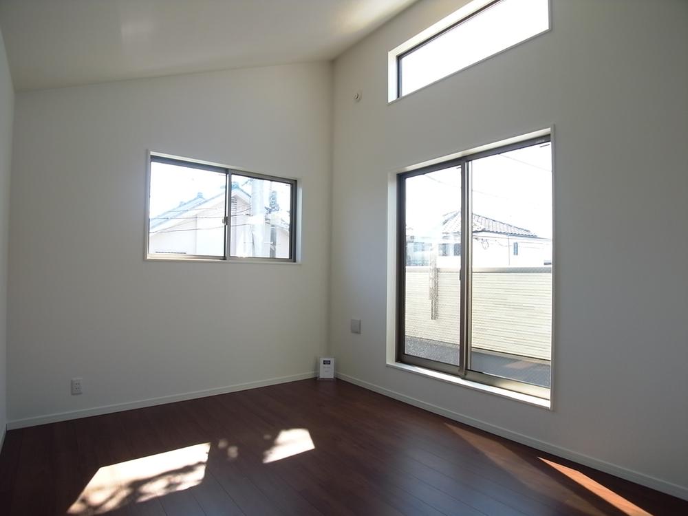 Same specifications photos (Other introspection)