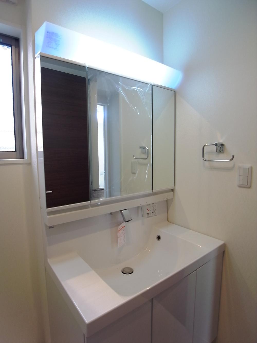 Same specifications photos (Other introspection)