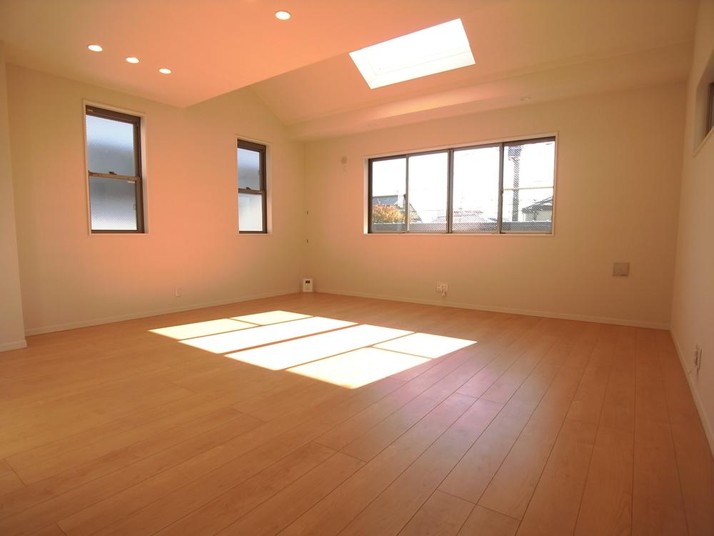 Same specifications photos (living)