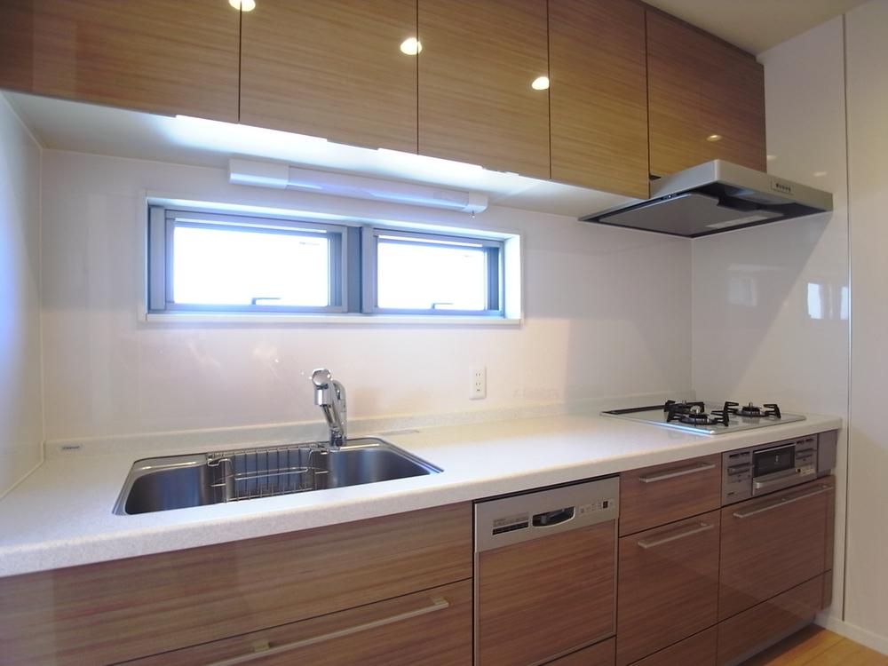 Same specifications photo (kitchen)