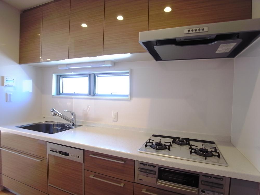 Same specifications photo (kitchen)