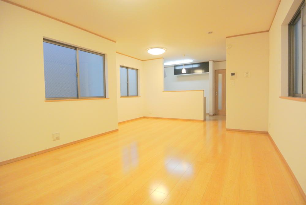 Living. Local (September 2013) Shooting