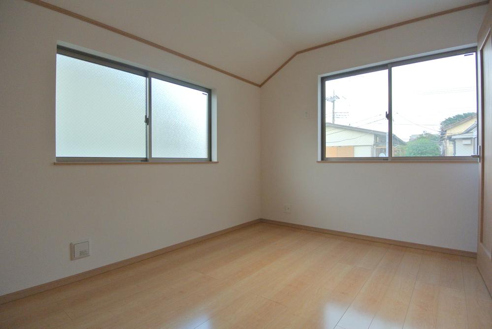 Non-living room. Local (September 2013) Shooting