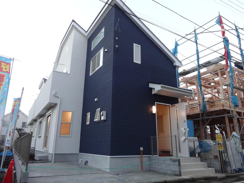 Local appearance photo. Local (11 May 2013) Shooting