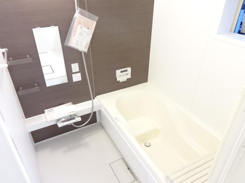 Bathroom. Indoor (11 May 2013) Shooting