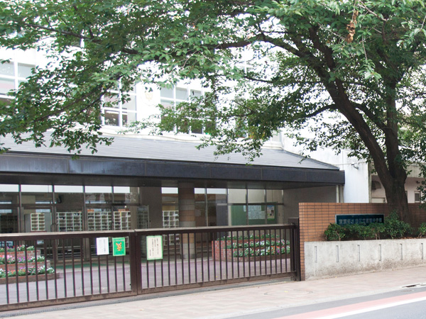 Surrounding environment. Municipal Miyamae junior high school (about 880m / 11-minute walk)