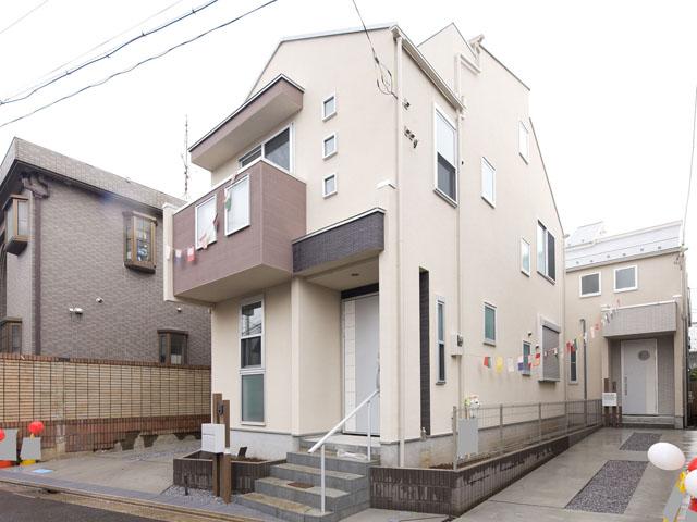 Local appearance photo. Local (11 May 2013) Shooting