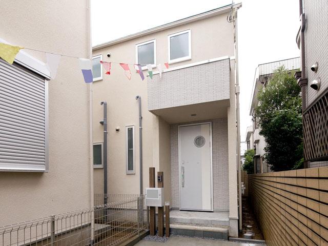 Local appearance photo. Local (11 May 2013) Shooting