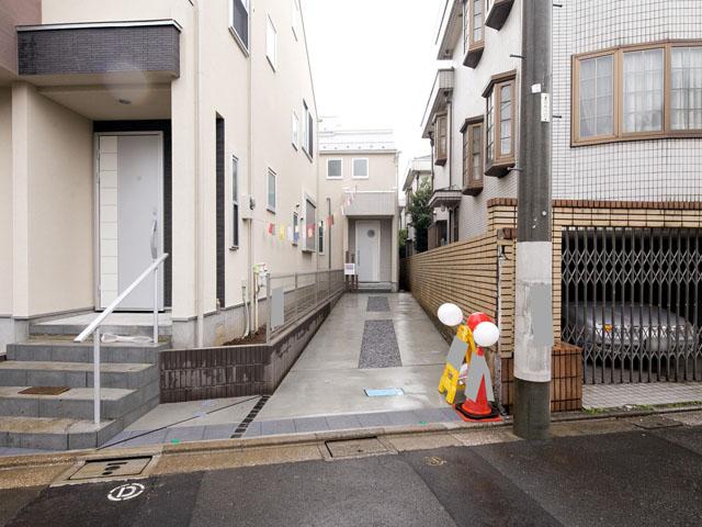 Local appearance photo. Local (11 May 2013) Shooting