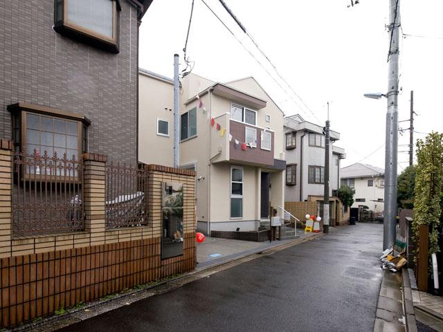 Local appearance photo. Local (11 May 2013) Shooting