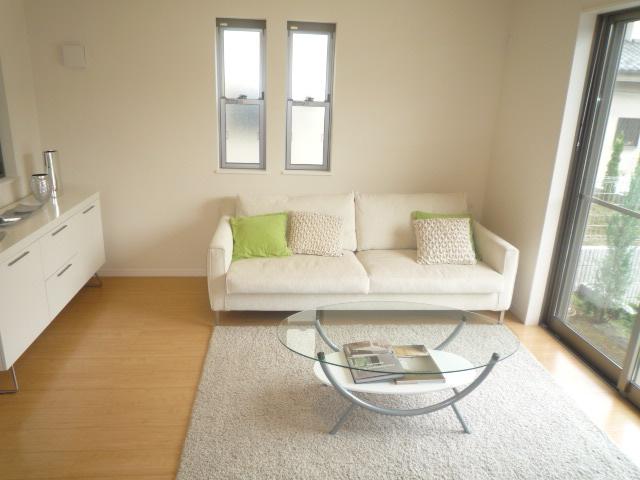 Same specifications photos (Other introspection)