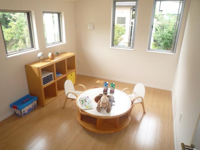 Same specifications photos (Other introspection)