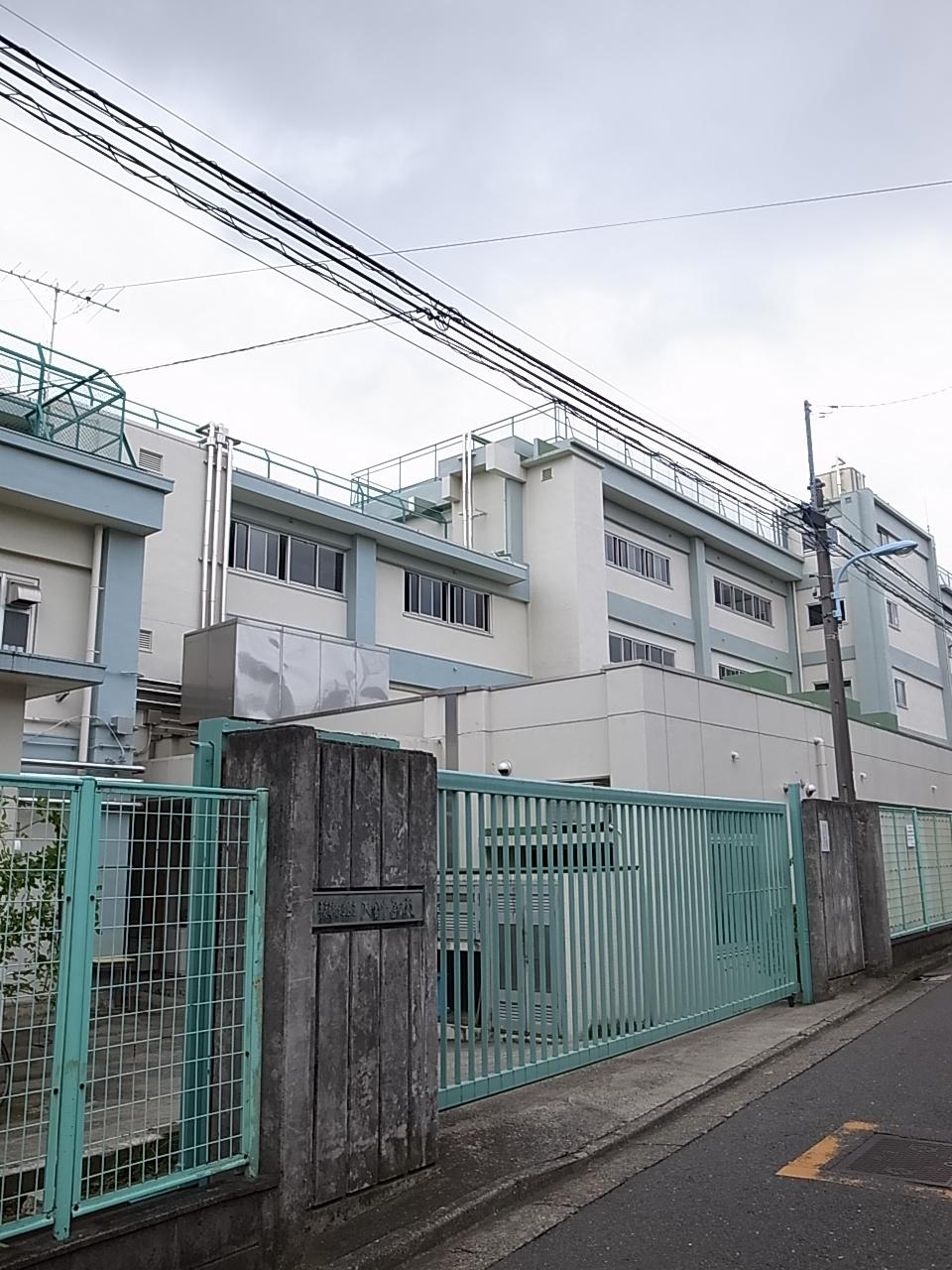 Junior high school. 360m to Suginami Ward Omiya Junior High School