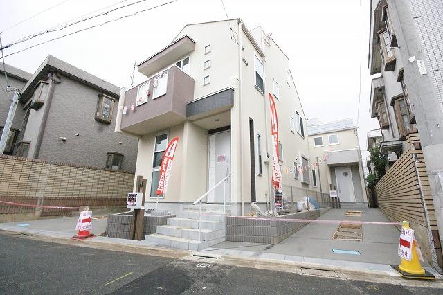 Local appearance photo. Local (11 May 2013) Shooting