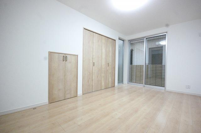 Non-living room. B Building room (November 2013) Shooting