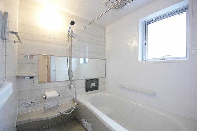 Bathroom. B Building room (November 2013) Shooting