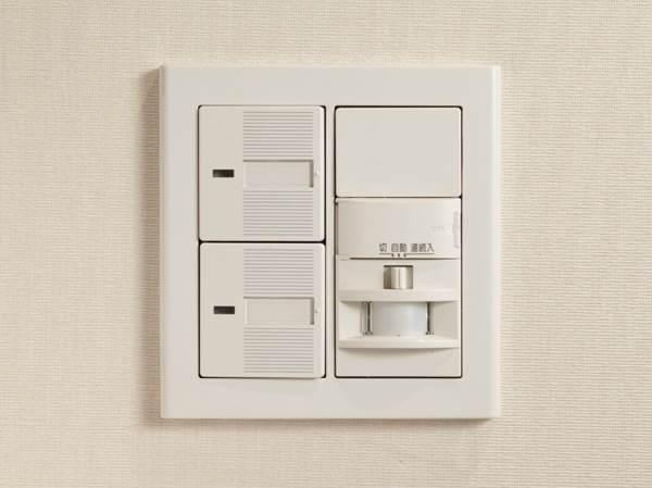 Interior.  [Human Sensor] The entrance, Installing motion sensors to lighting and to sense the person is turned on automatically.