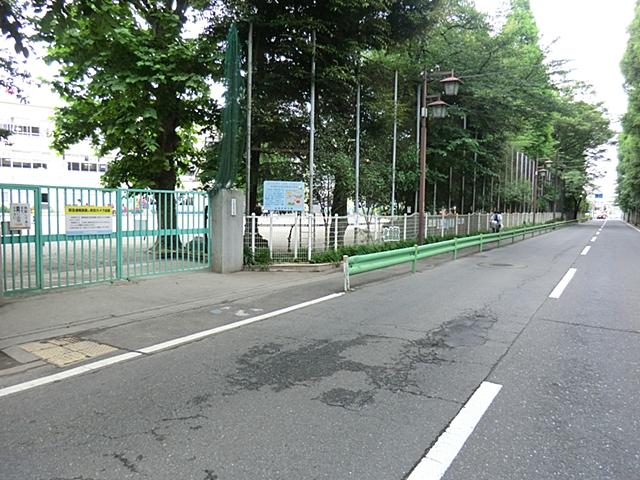 Primary school. 866m to Suginami Ward Momoi fourth elementary school