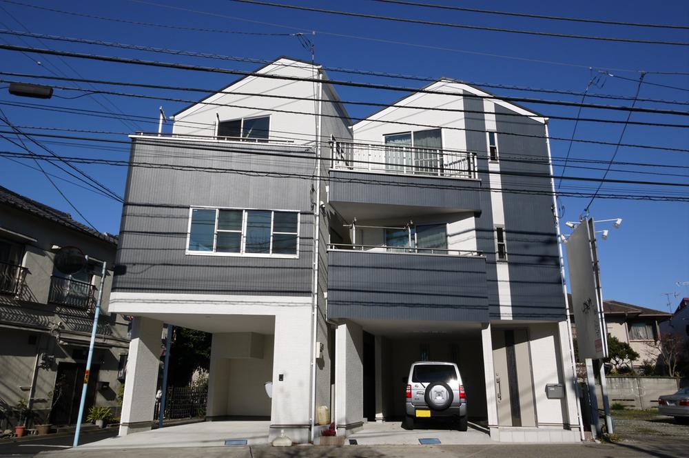 Local appearance photo. Local (12 May 2013) Shooting