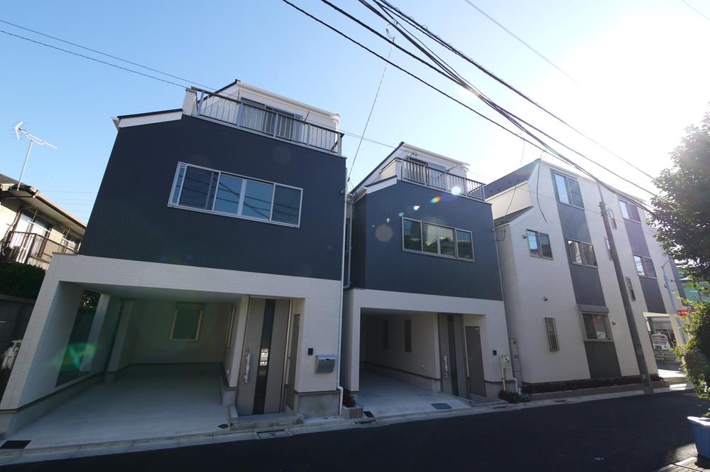 Local appearance photo. Local (12 May 2013) Shooting