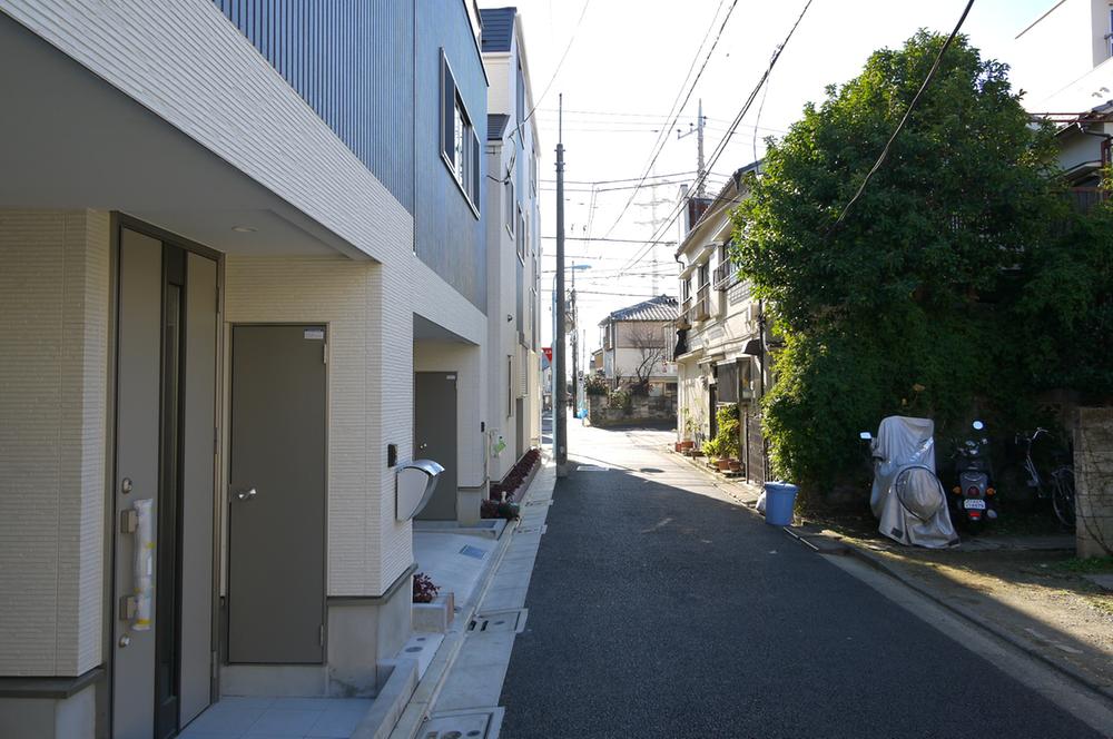 Local photos, including front road. Local (12 May 2013) Shooting