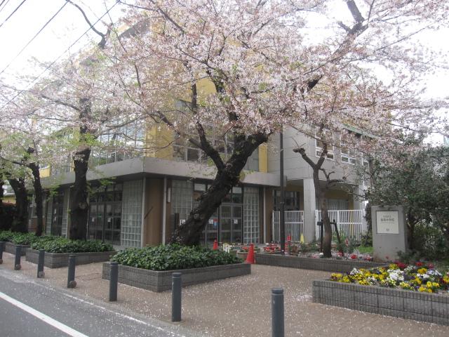 Junior high school. Sennan 850m until junior high school