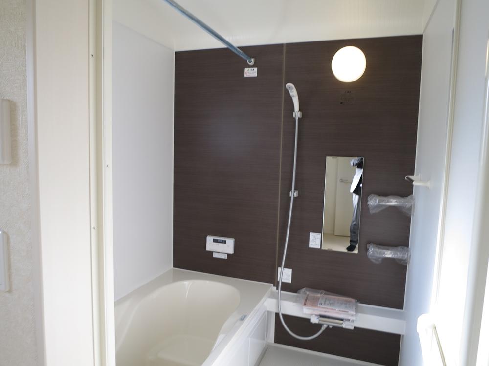 Bathroom. Local (11 May 2013) Shooting