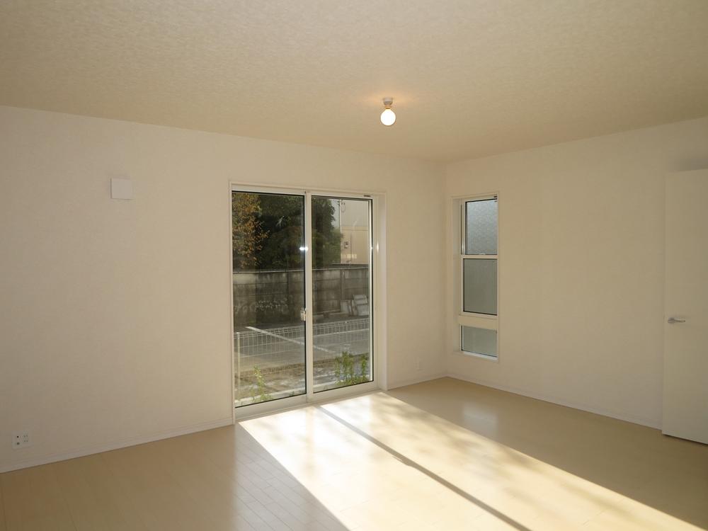 Living. Local (11 May 2013) Shooting