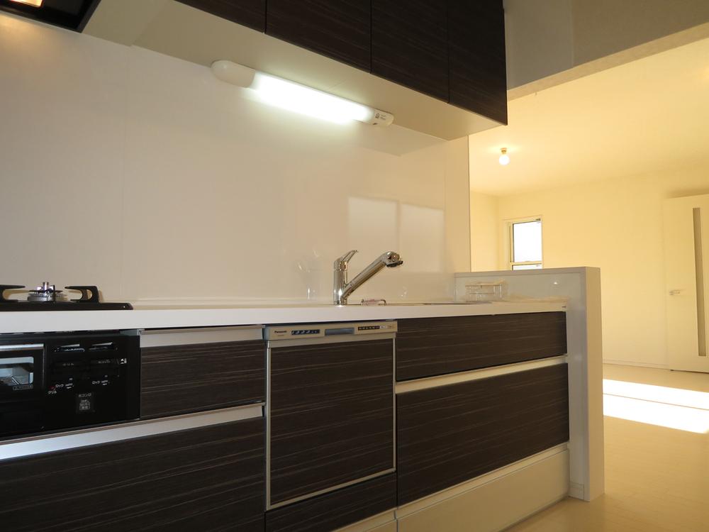 Kitchen. Local (11 May 2013) Shooting