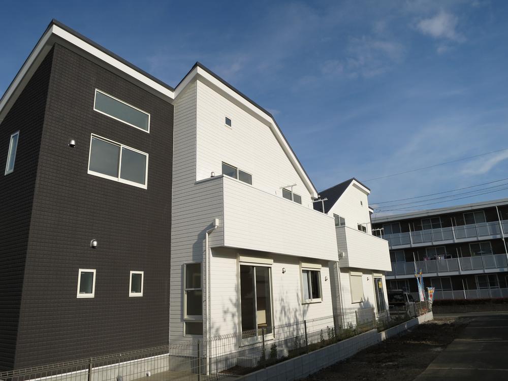 Local appearance photo. Local (11 May 2013) Shooting