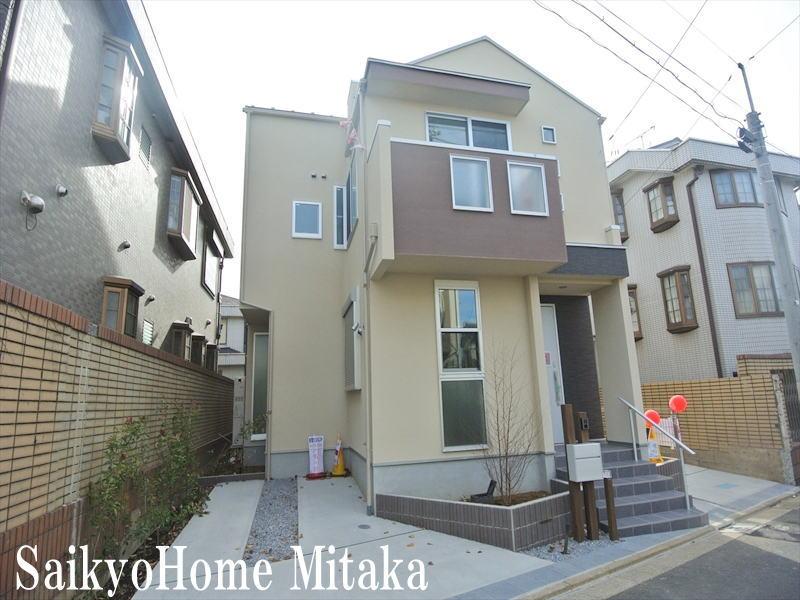 Local appearance photo. Local (11 May 2013) Shooting