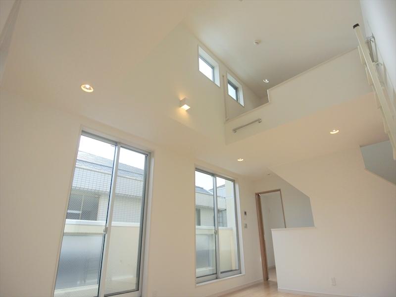 Living. Local (11 May 2013) Shooting