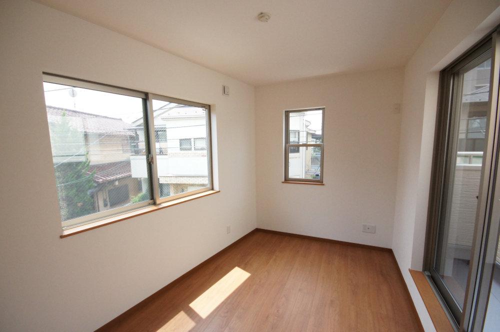 Non-living room. There will be a bright living room.