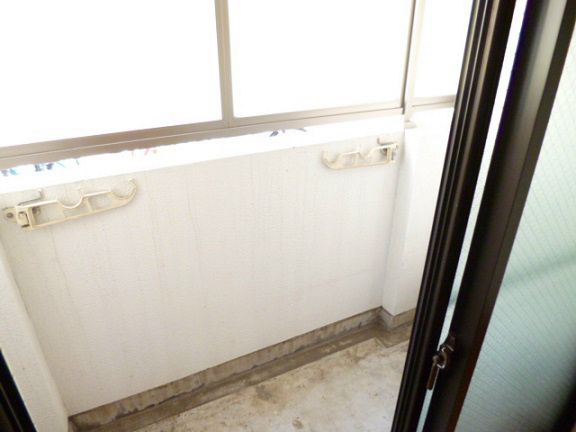 Balcony. ・ South-facing balcony ・