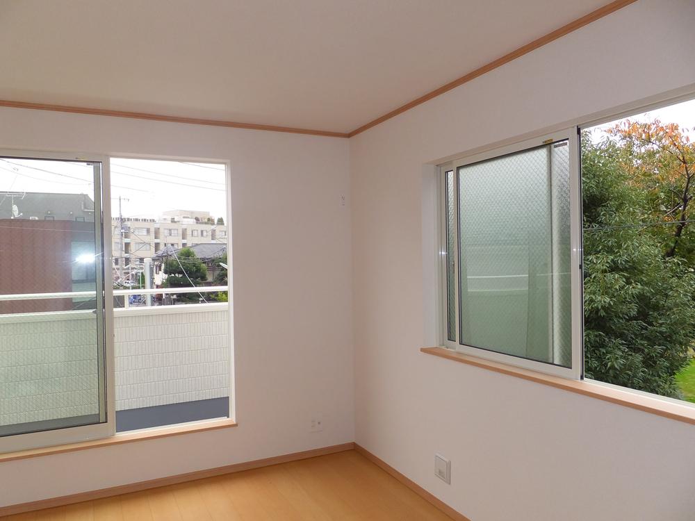 Non-living room. Local (11 May 2013) Shooting